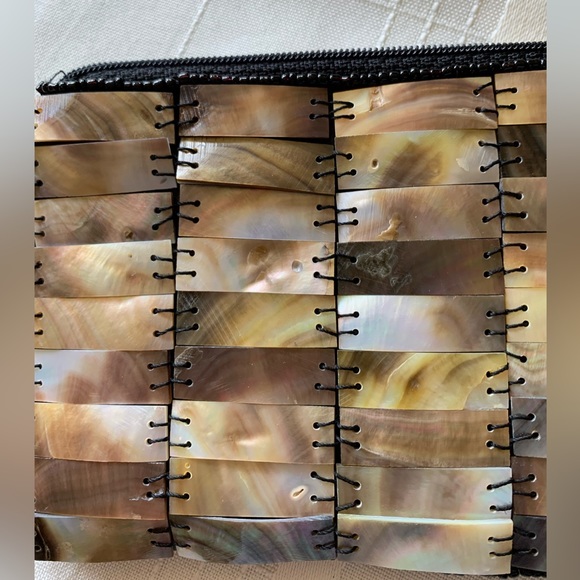 mod by design handmade in Vietnam. Natural spun silk and horn. - Picture 3 of 8